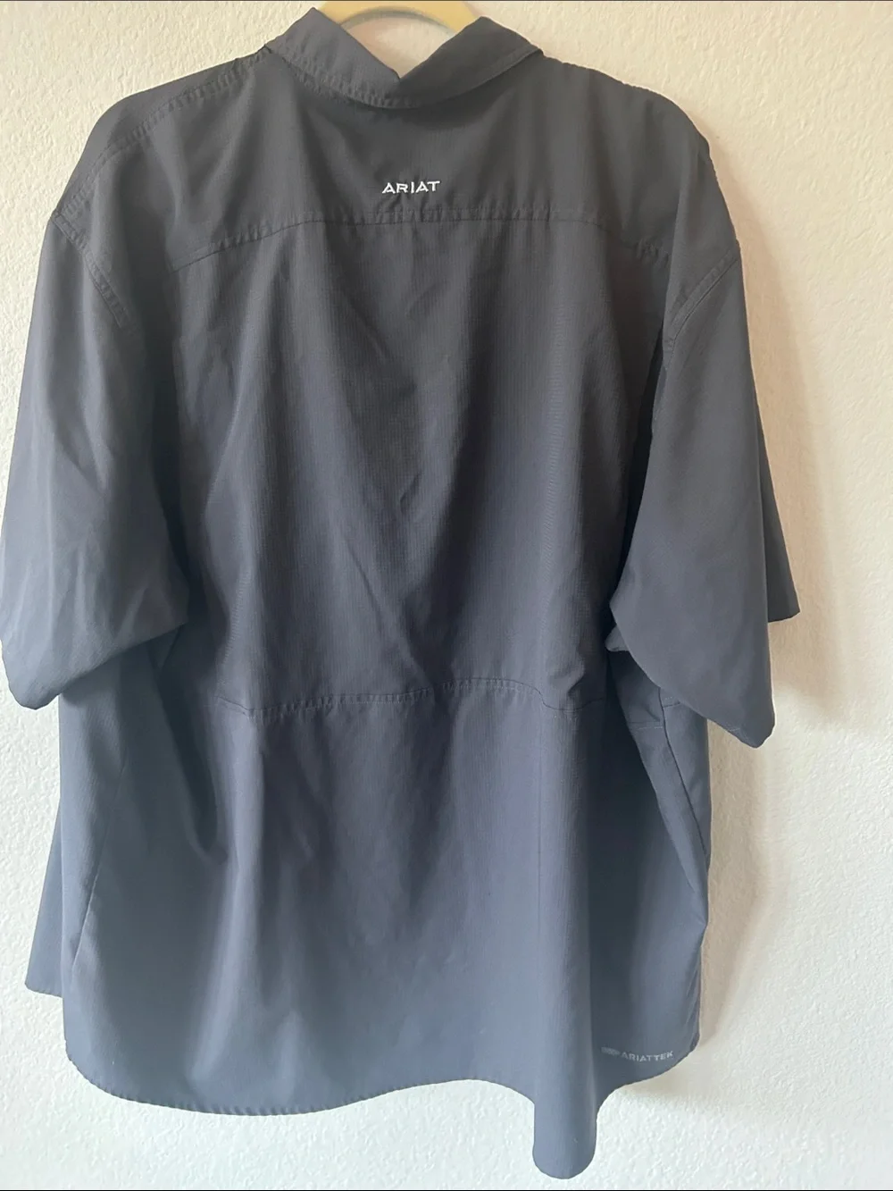 Ariat Short Sleeve Button-Front Shirt in Charcoal - Picture 5 of 5